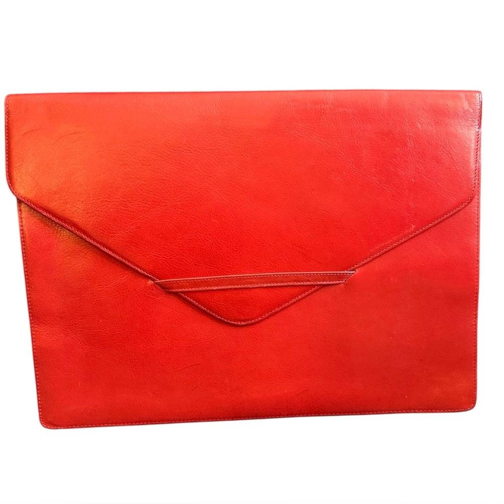 Red envelope clutch Alicia Klein